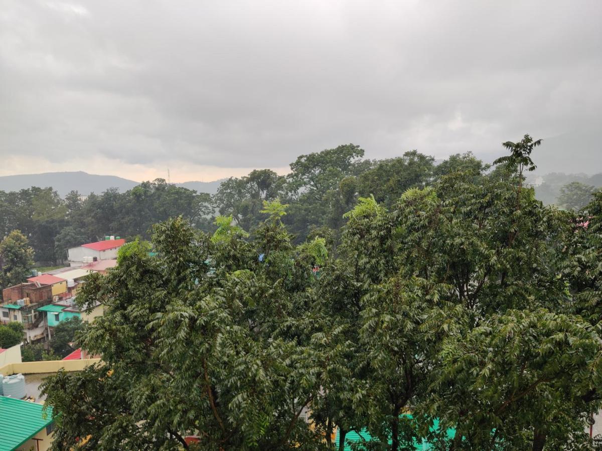 Abuzz Oxfordcaps Imperial Heights Mussoorie Dehradun Albergue Exterior foto